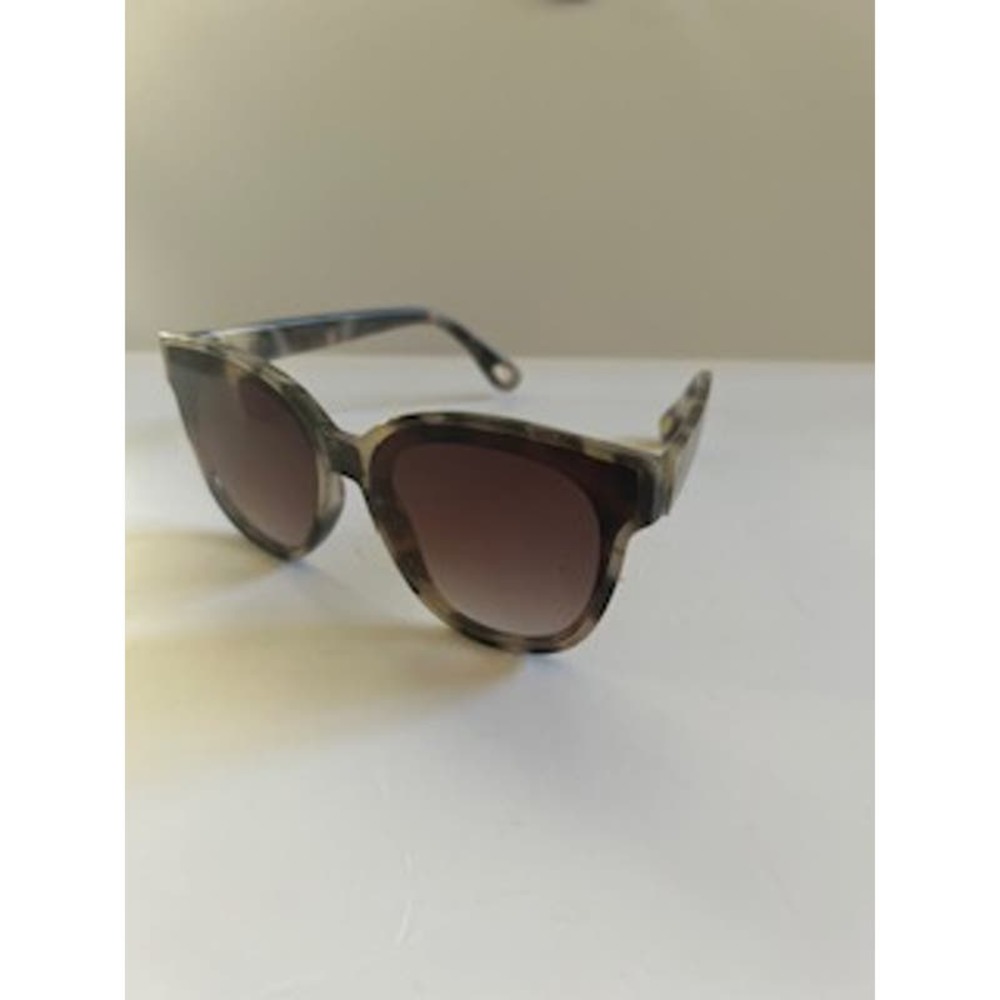 Lele Sadoughi Tortoise Style Oversized Women's Sunglasses Brown Retail $80 - Picture 3 of 7
